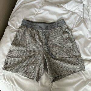 Lululemon Mens at ease shorts size M